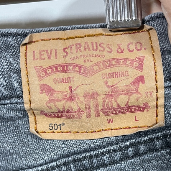 Levi’s 501 straight leg Classic Black women’s Jeans - Picture 2 of 4